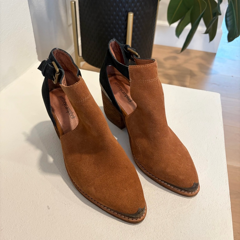 Jeffrey Campbell Woodruff Suede Pointed Toe Western Heeled Ankle Booties -SZ 6